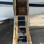 1984 BEECHCRAFT KING AIR B200 FOR SALE. ENTRANCE STEPS