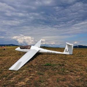 1984 STANDARD CIRRUS GLIDER G86 FOR SALE. Glider parked with wing in the air-min