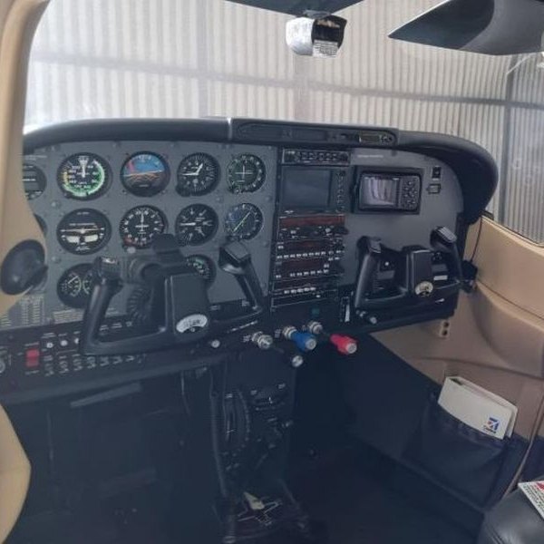 2002 Cessna 182T Skylane Single Engine Piston Aircraft For Sale From Aircraft For Africa On AvPay console and instruments