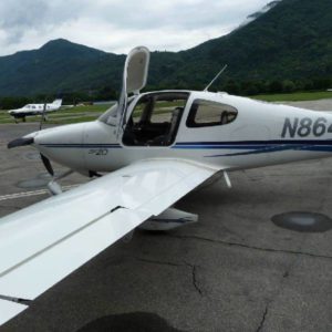 2002 Cirrus SR20 for sale by Aeromeccanica. View from the left