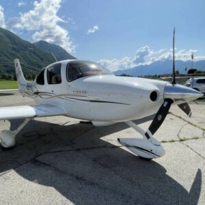 2006 Cirrus SR20 G2 Single Engine Aircraft For Sale From Aeromeccanica On AvPay front right of aircraft close