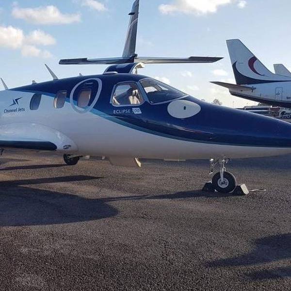 2007 Eclipse 500 private jet for sale on AvPay, by Channel Jets in Guernsey. View from the right