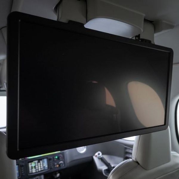2019 Cirrus SF50 G2 Vision Private Jet For Sale From Lone Mountain On AvPay large passenger screen