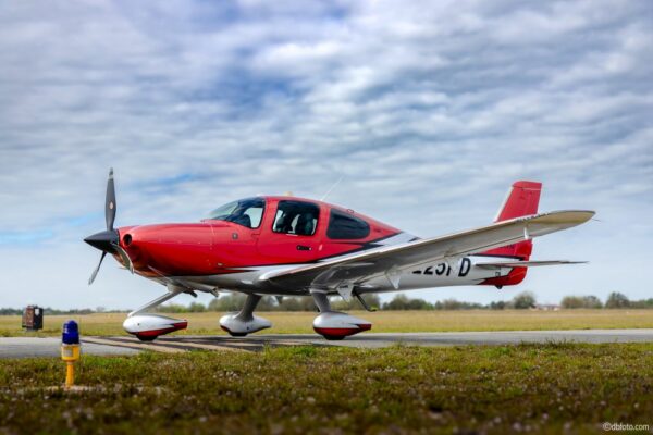 2023 Cirrus SR22 G6 GTS Single Engine Piston Aircraft For Sale (N225FD) From jetAVIVA On AvPay aircraft exterior front left low