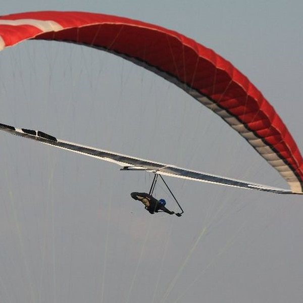 AIR hang glider with parachute