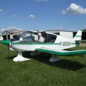 Robin DR 400 - 120 CV F-GOVE For Hire at Aerodrome de Pont-sur-Yonne
