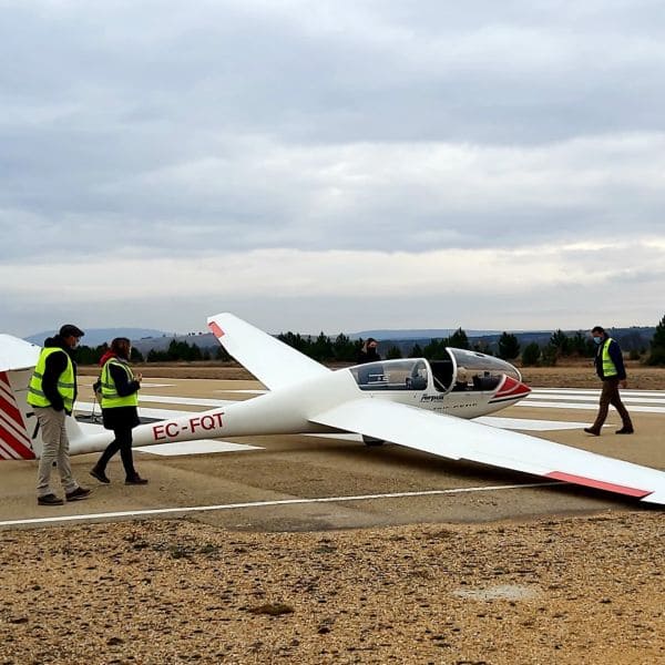 Aerodromo de Soria Glider with canopy open-min