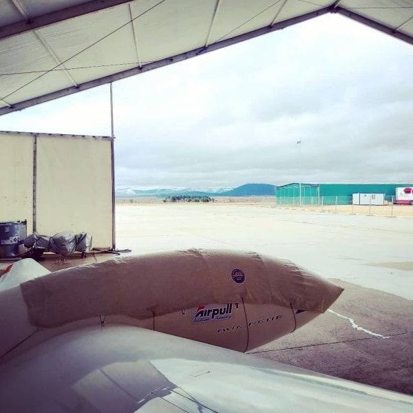 Aerodromo de Soria glider waiting to come out of the hangar-min