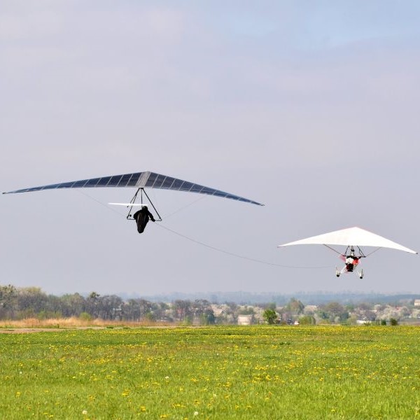 Aeros hang glider taking off
