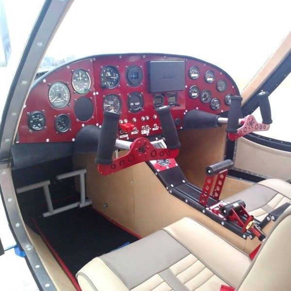 Albaviation cockpit console and instruments
