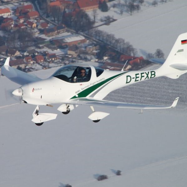 Aquila 210 Aircraft For Hire