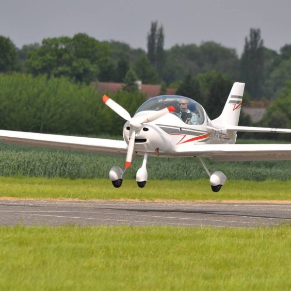 Atec Aircraft. hold off on landing-min