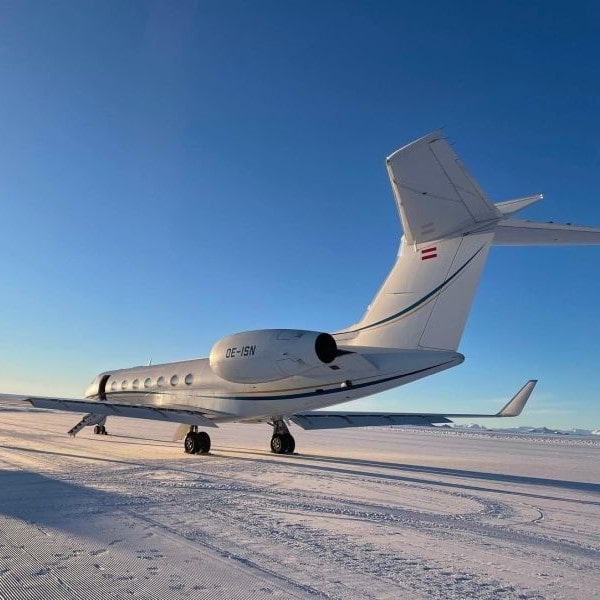 AvconJet Gallery. Gulfstream in the Antarctic-min