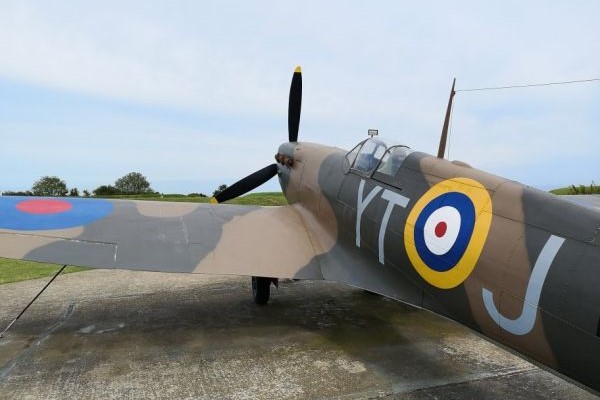 https://avpay.aero/wp-content/uploads/Battle-of-Britain-Memorial-spitfire.jpg