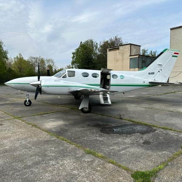 Cessna 421C Golden Eagle multi engine piston airplane for sale on AvPay by Aviation Sales International. View from the left