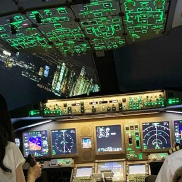 Boeing 777-300ER Couple Flight Simulator Courses in Tokyo, Japan