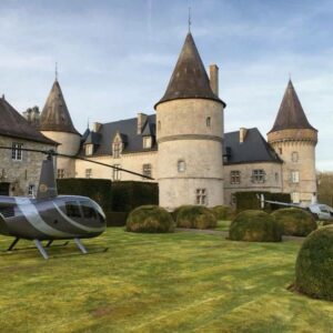 Discovery Flights From STB Copter landed at castle