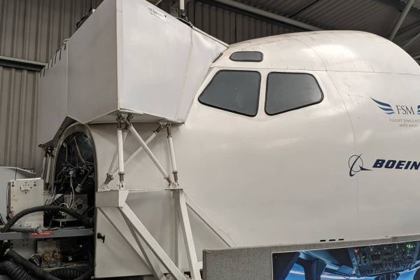  https://avpay.aero/wp-content/uploads/Flight-Simulator-Midlands-12.jpg