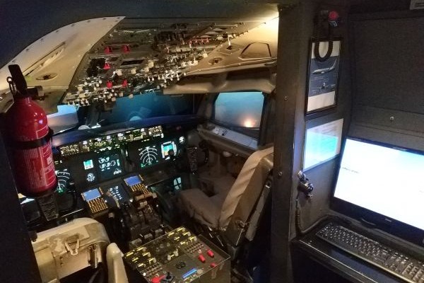  https://avpay.aero/wp-content/uploads/Flight-Simulator-Midlands-8.jpg