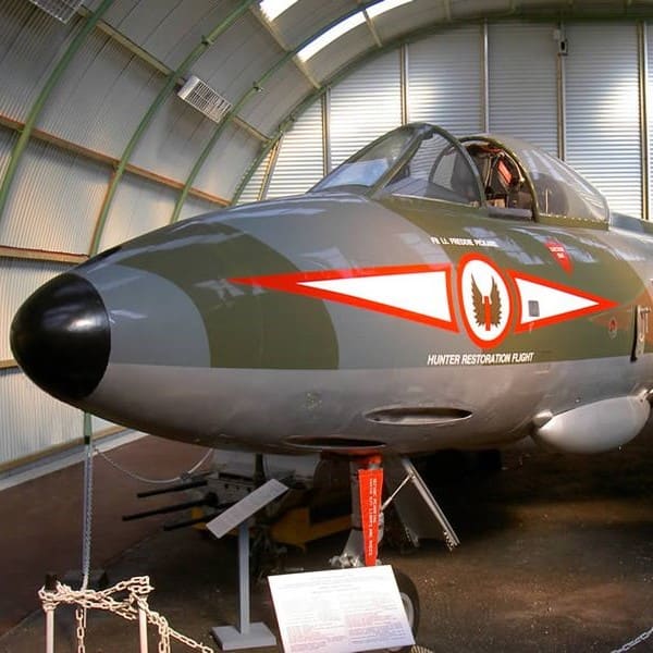 Hawker Hunter-min