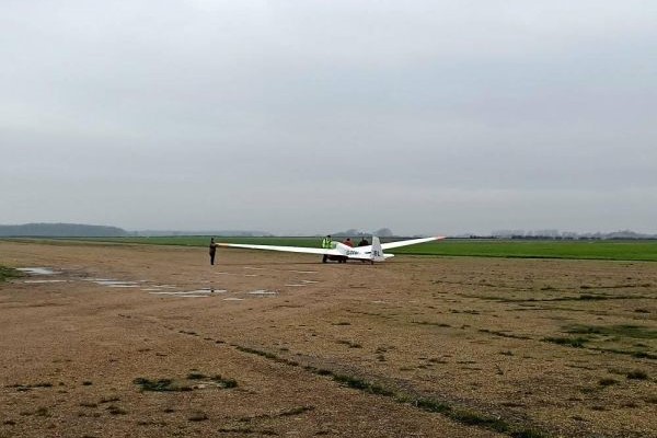  https://avpay.aero/wp-content/uploads/Lincolnshire-Gliding-Club-2-1.jpg