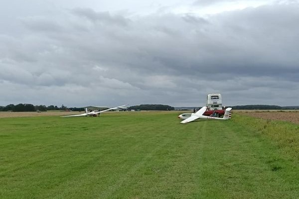  https://avpay.aero/wp-content/uploads/Lincolnshire-Gliding-Club-5-1.jpg