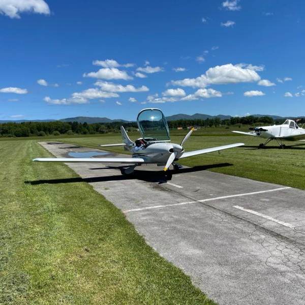 New JMB Aircraft Vl-3 Retractable Gear 914 Turbo Ultralight Aircraft Trade In From Egmont Aviation On AvPay aircraft on runway