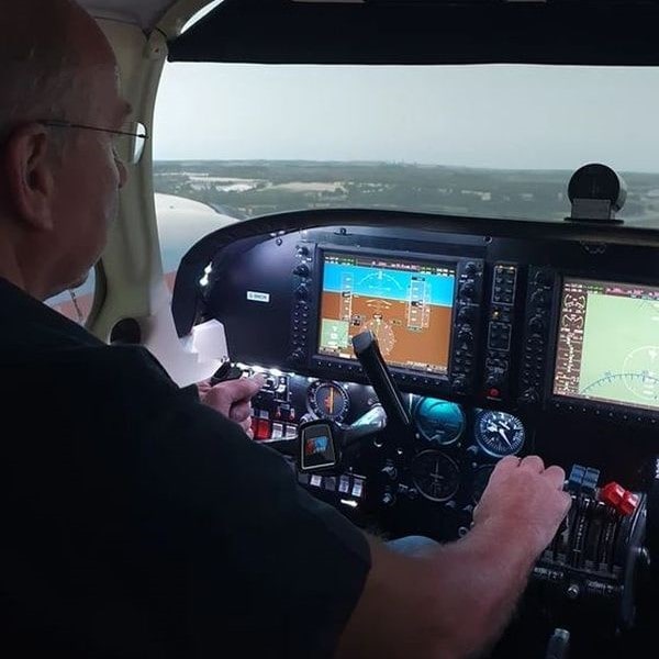 PA34 flight simulator final approach-min