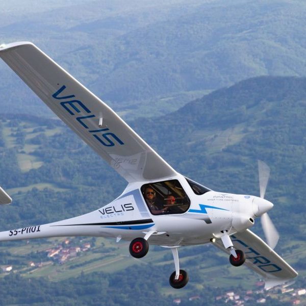 Pipistrel Velis Electro for sale on AvPay by 43 Air School. Breaking left