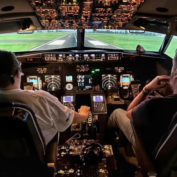 SimAir 737 Boeing 737 Flight Simulator start of take-off roll-min