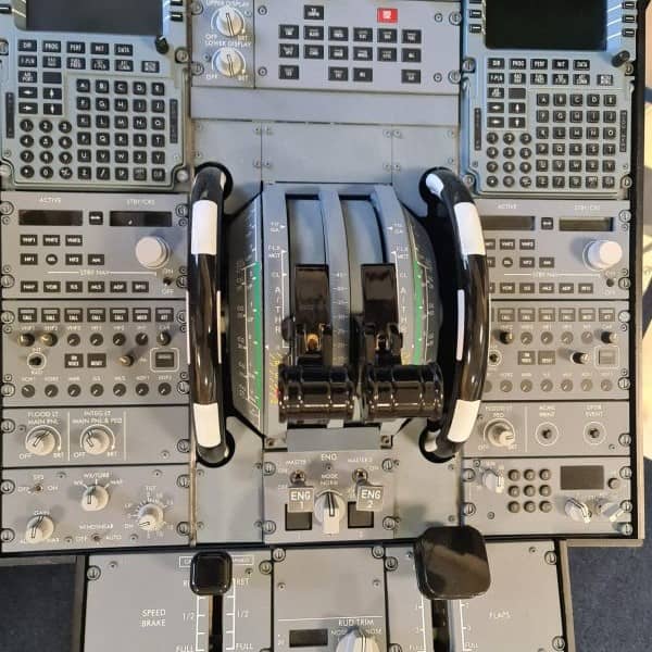 SimAir 737 Boeing 737 Flight Simulator throttle levers and radios-min