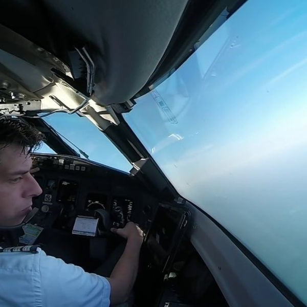 Boeing 737 Max Flight Full-Scale Pilot Simulator Training Course in Tokyo