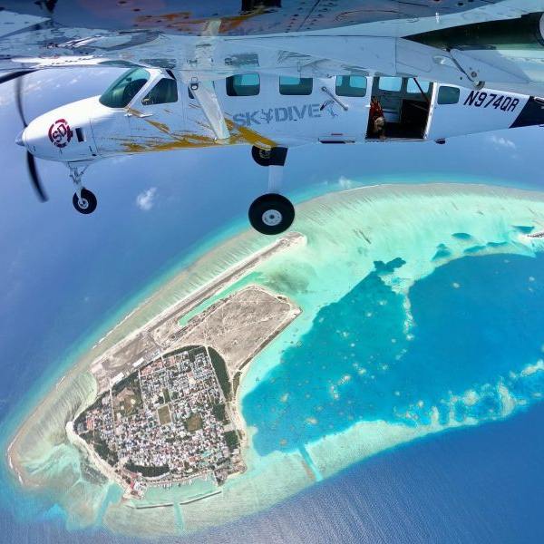 Skydive Qatar on AvPay over Dhaalu Airport