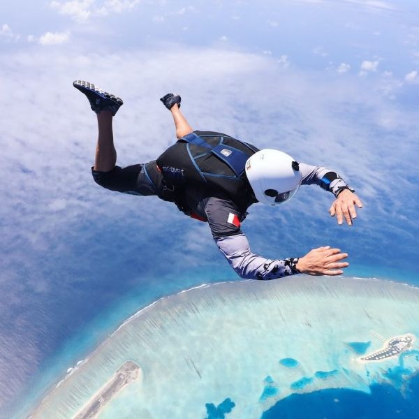 Skydive Qatar on AvPay single person skydiving