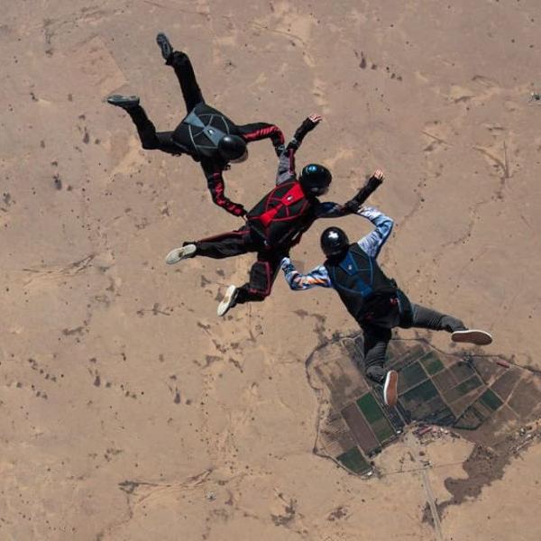 Skydive Qatar on AvPay skydiving in formation