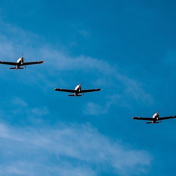 Soneca aeroplanes flying in formation