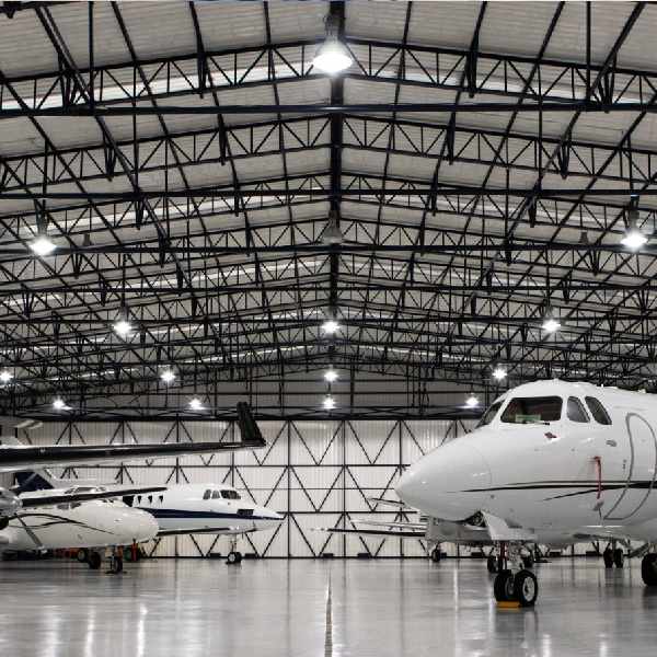 United Aircraft Maintenance On AvPay airplanes in hangar