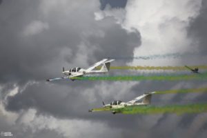 aeroSPARX provide ‘Wings over Baltics’, flying in formation with green smoke