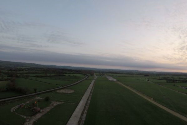 https://avpay.aero/wp-content/uploads/darley-moor-airfield-active-runway.jpg