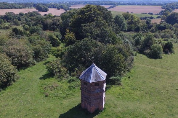 https://avpay.aero/wp-content/uploads/southern-aerial-surveys-aerial-view-above-pepperbox-hill-wiltshire.jpg
